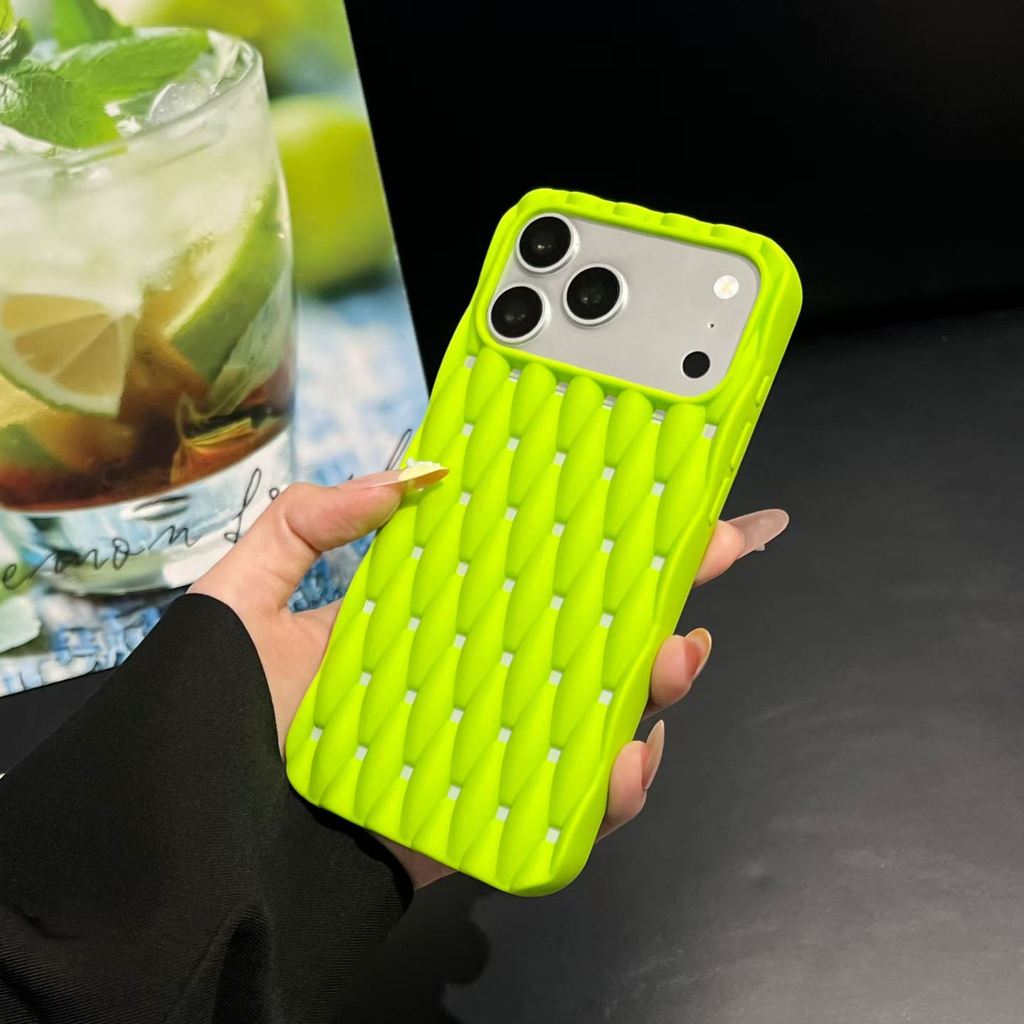 iPhone 15、16、17 Pro Max用、通気性のあ - Heat Dissipation Mesh Breathable Case のレビューと価格