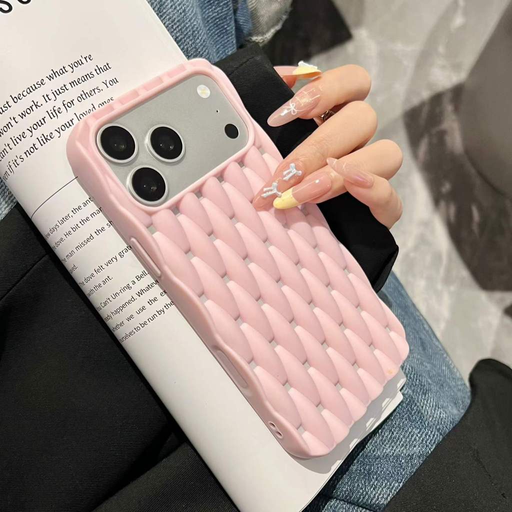 iPhone 15、16、17 Pro Max用、通気性のあ - Heat Dissipation Mesh Breathable Case のレビューと価格