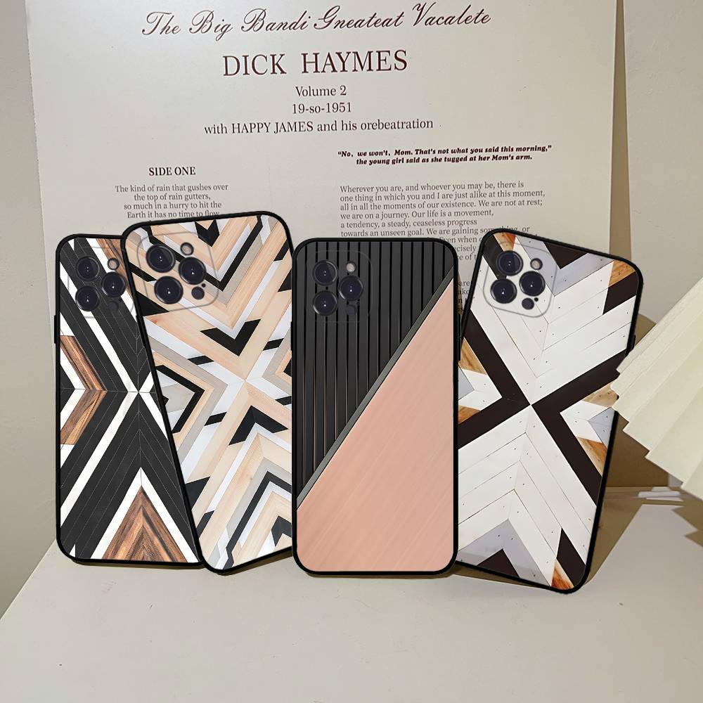 iPhone 17、16、14、15、13、12、11 Pr - Vintage Floral Pattern Soft Case のレビューと価格